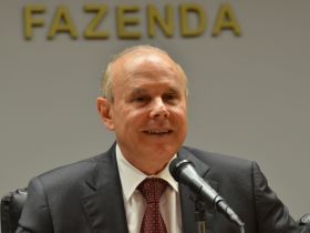 MANTEGA desonera permanentemente FOLHA.