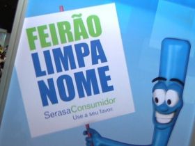 Consumidor pode aproveitar o 13º salário para renegociar dívidas no Super Feirão Limpa Nome da Serasa