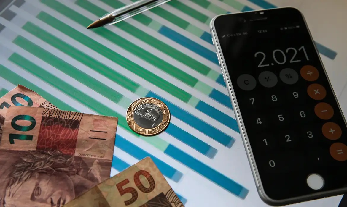 Economia | Mercado financeiro reduz proje&ccedil;&atilde;o da infla&ccedil;&atilde;o para 5,30%